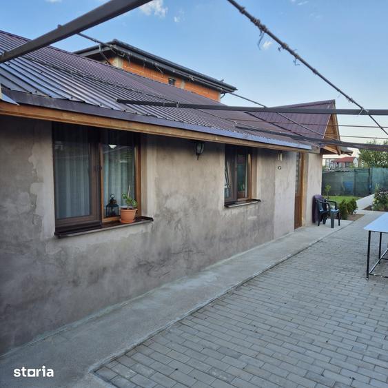 Casă cu 5 camere cu Teren 5000 Mp în Vidra