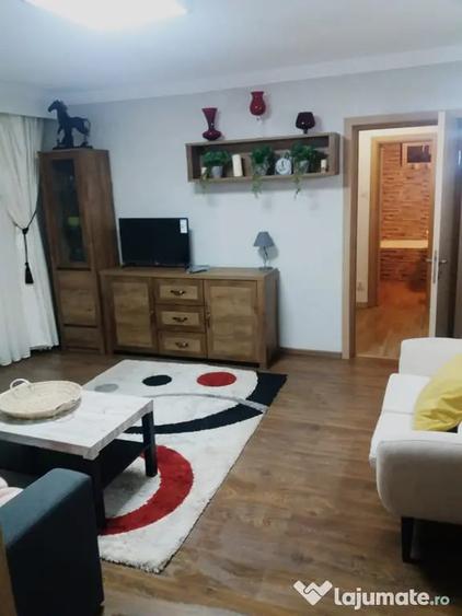 Apartament cu 2 camere semidecomandat în Ultracentral