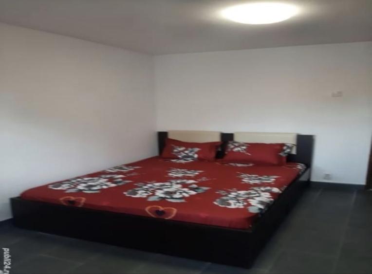 Apartament cu 3 camere decomandat în Lacu