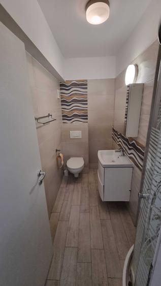 Apartament cu 2 camere decomandat în Podul de Fier