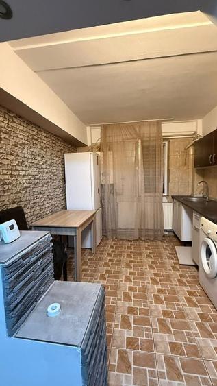 Apartament cu 3 camere decomandat în Brestei