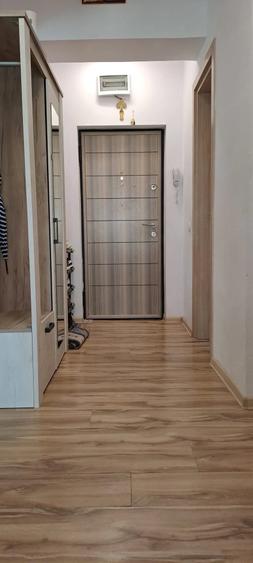 Apartament cu 3 camere decomandat în Colentina