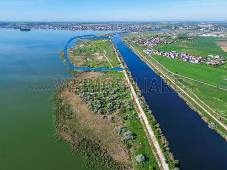 Teren intravilan de 135000 mp, în Vest