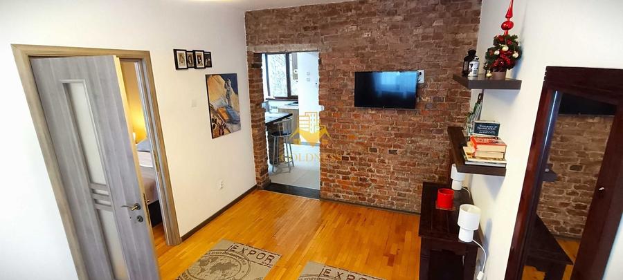Apartament cu 2 camere semidecomandat, mobilat în Ultracentral