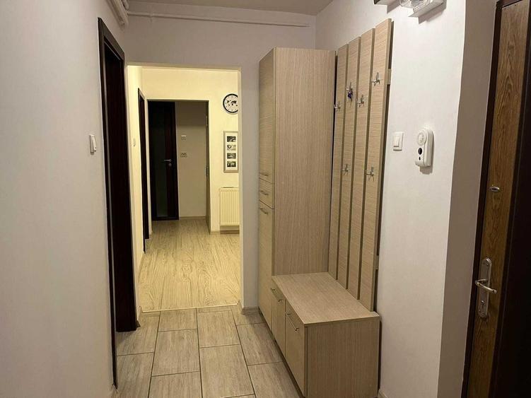 Apartament cu 3 camere decomandat în Militari