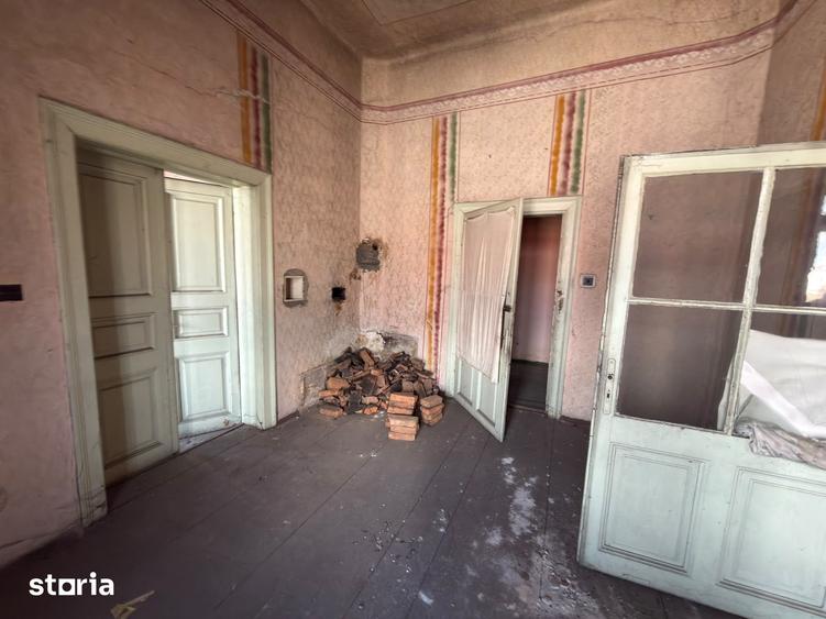 Apartament cu 5 camere în Traian