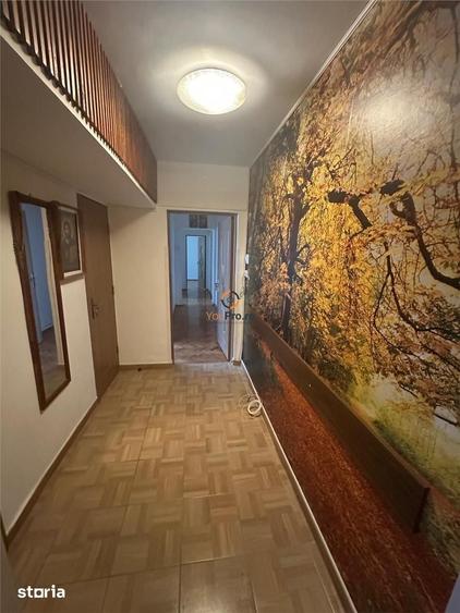 Apartament cu 3 camere în Girocului