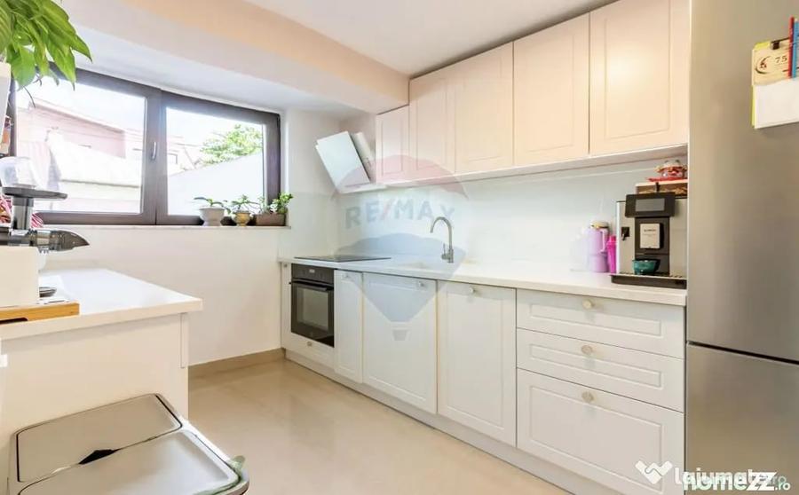 Casă cu 5 camere cu Teren 132 Mp în Domenii