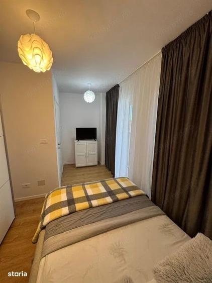 Apartament cu 3 camere semidecomandat în Torontalului