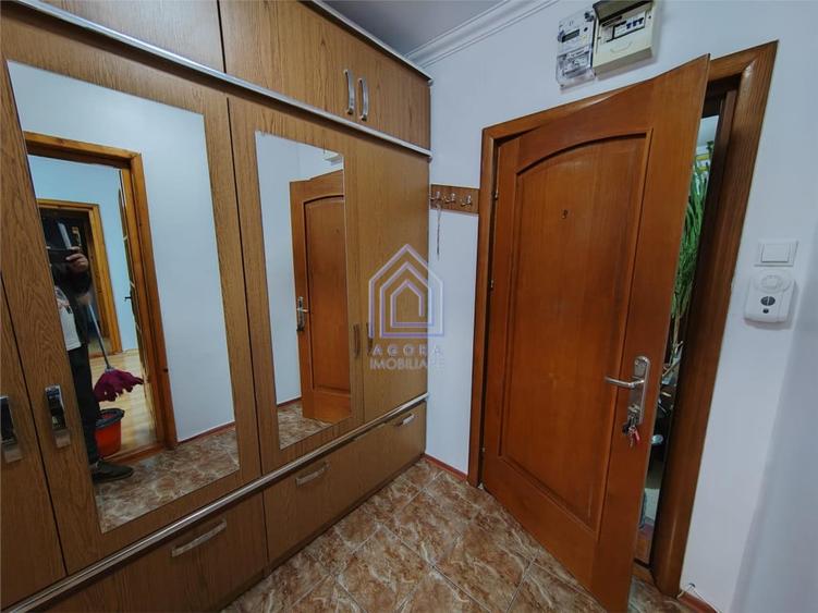 Apartament cu 2 camere semidecomandat în Ultracentral