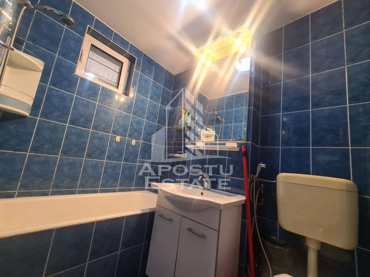 Apartament cu 3 camere decomandat, mobilat în Complex Studențesc