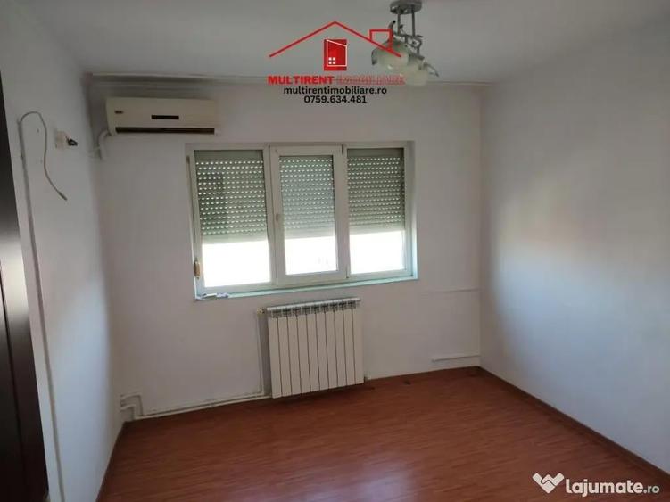 Apartament cu 3 camere decomandat în Piața Nouă