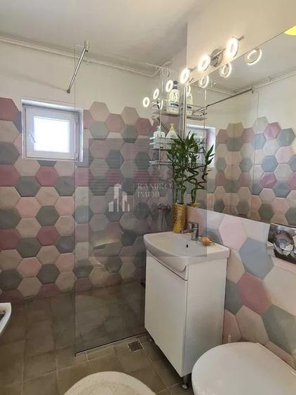 Apartament cu 2 camere decomandat, mobilat în P-ța Unirii