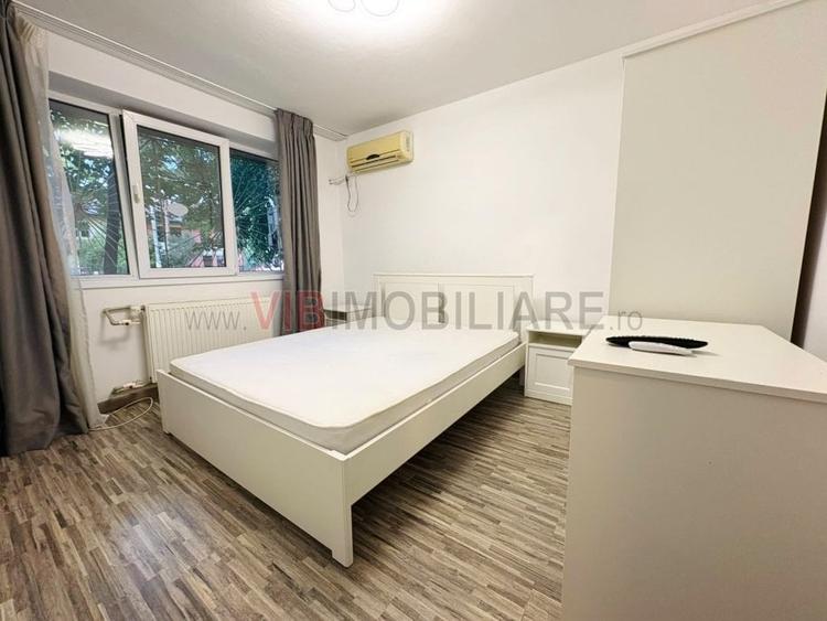 Apartament cu 3 camere semidecomandat în Giulești