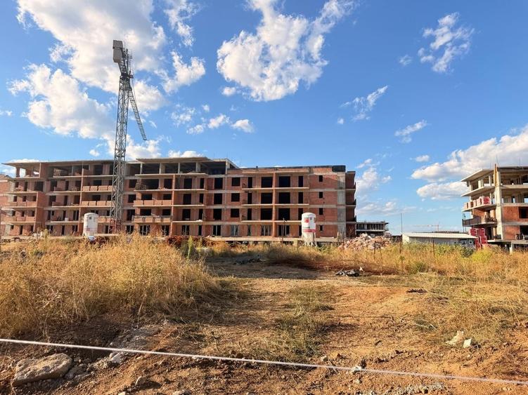 Teren Construcții intravilan de 1397 mp, în Theodor Pallady