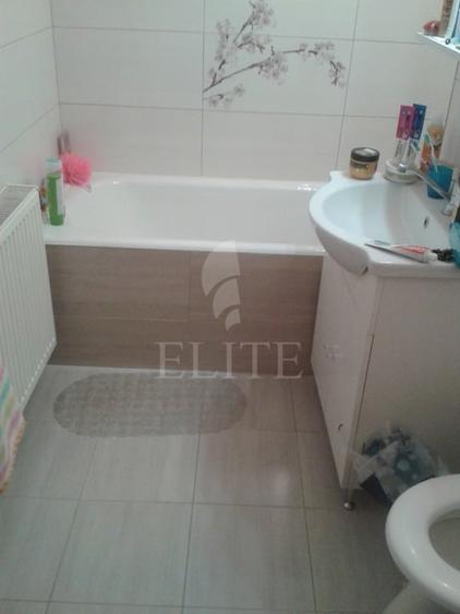 Apartament 3 camere în zona STRAZII BUCURESTI - 14