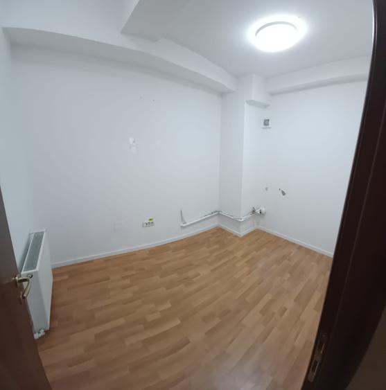 Spațiu comercial, de 55 mp, în Trocadero