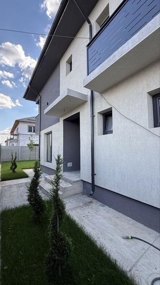 Casă cu 4 camere în Olteni