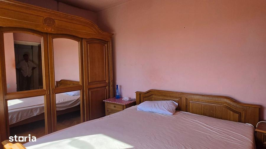 Apartament cu 3 camere decomandat în Griviței