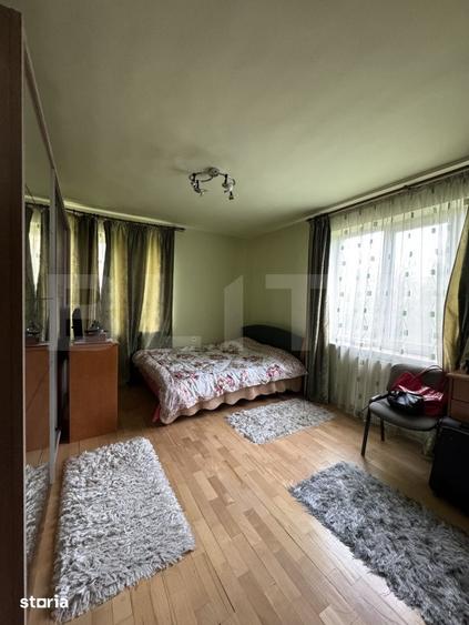 Casă cu 7 camere cu Teren 230 Mp în Siloz