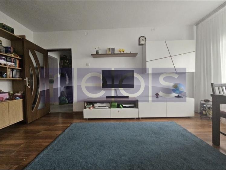 Apartament cu 3 camere semidecomandat în Dristor