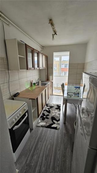 Apartament cu 2 camere decomandat în Florilor