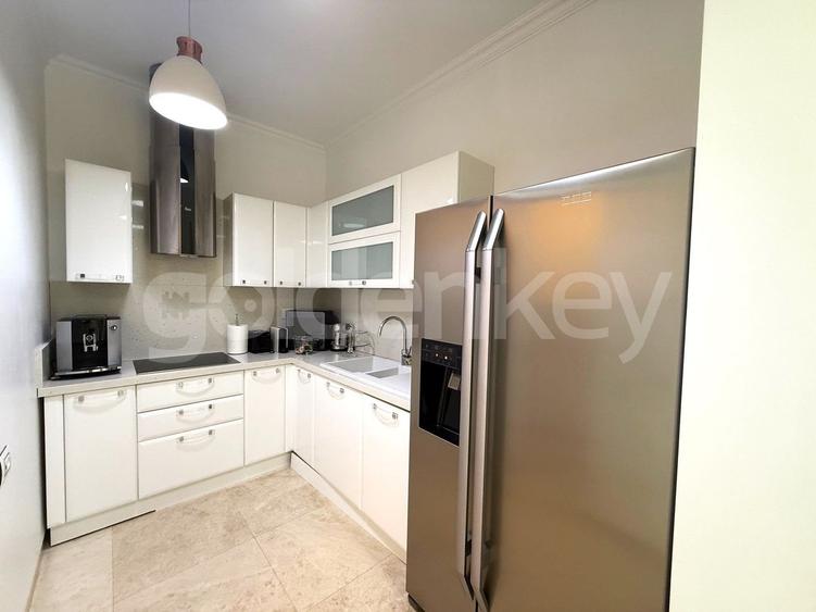 Apartament cu 4 camere decomandat, mobilat în Central