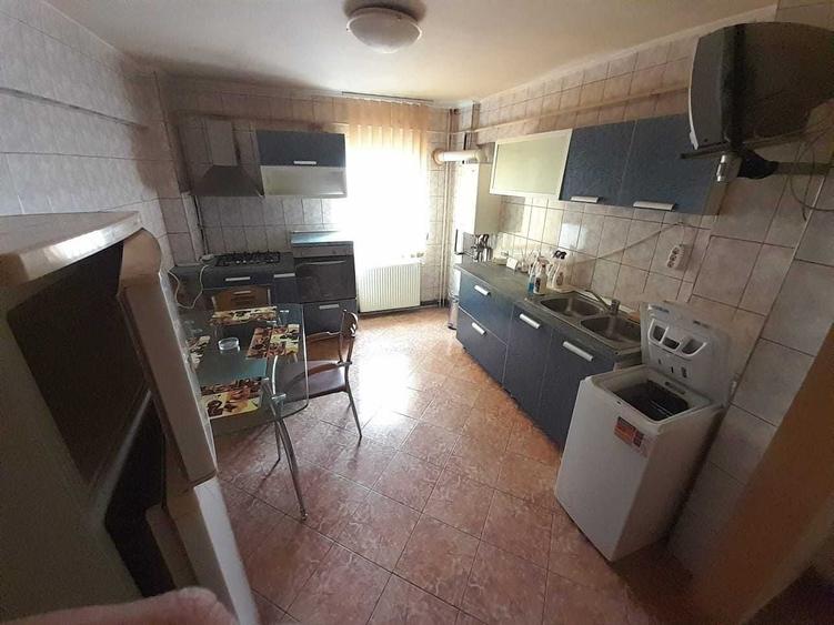 Apartament cu 2 camere decomandat în Trivale