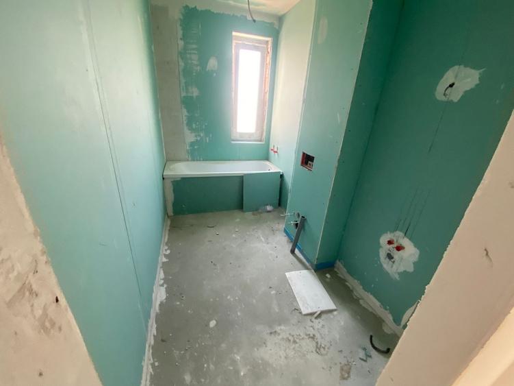Apartament cu 2 camere decomandat în Girocului