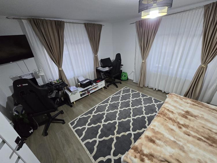 Casă cu 3 camere în Ștefănești