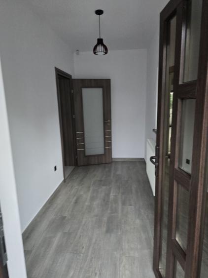 Casă cu 4 camere cu Teren 200 Mp în Albești
