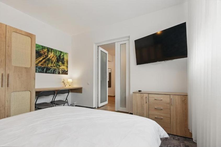 Apartament cu 3 camere semidecomandat în Titulescu