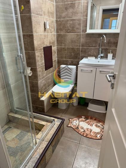 Apartament cu 4 camere semidecomandat, mobilat în Fizicienilor