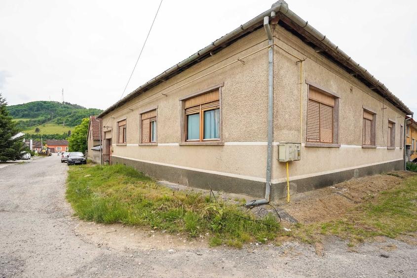 Casă cu 4 camere în Central