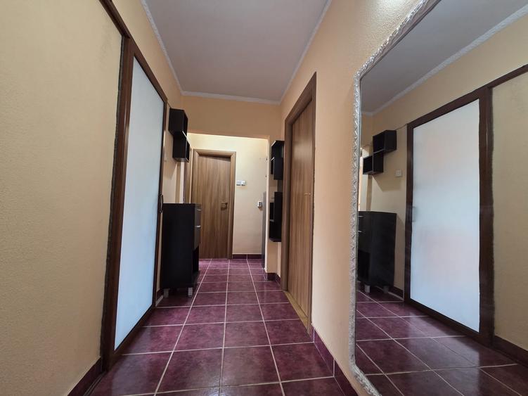 Apartament cu 3 camere decomandat în Mazepa 1