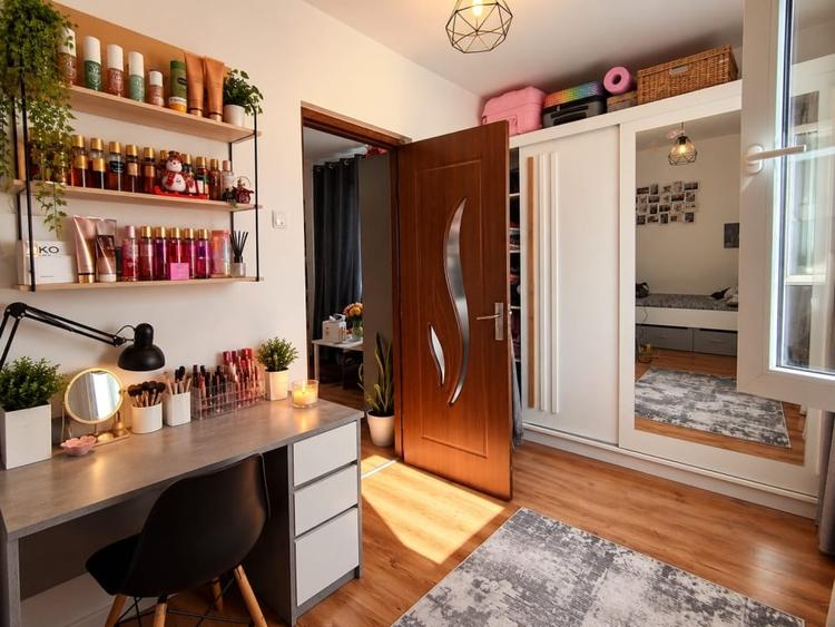 Apartament cu 2 camere semidecomandat, mobilat în Săsar