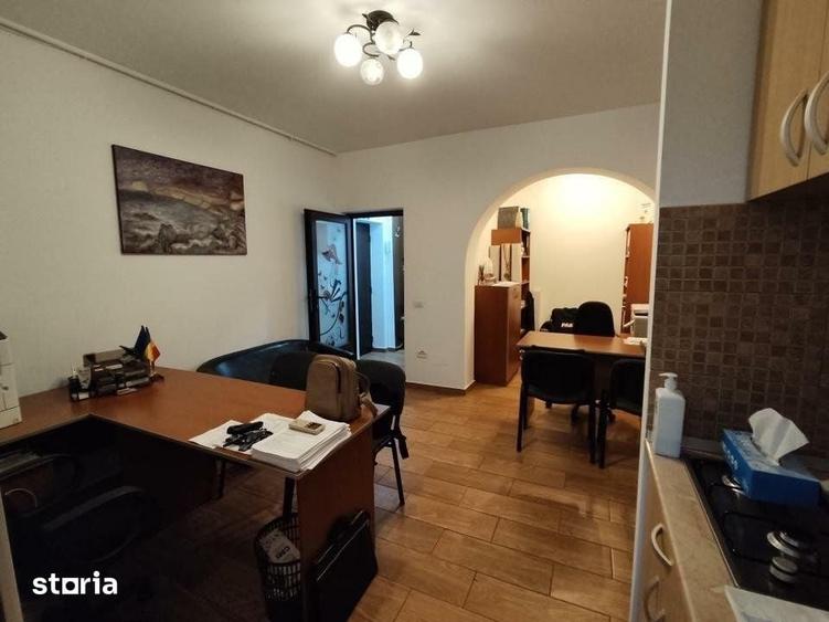 Spațiu comercial, de 30 mp, în Centrul Civic
