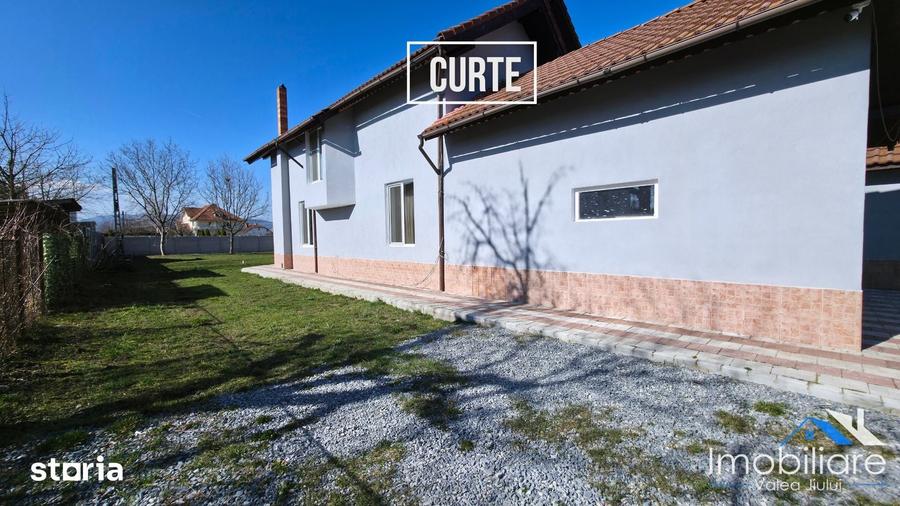 Casă cu 6 camere cu Teren 1400 Mp în Central