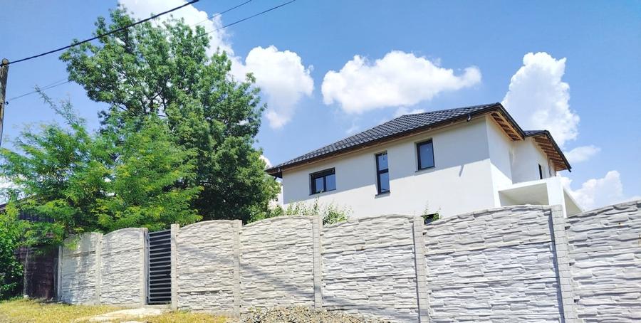 Casă individuală cu 7 camere cu Canalizare în Bucovăț
