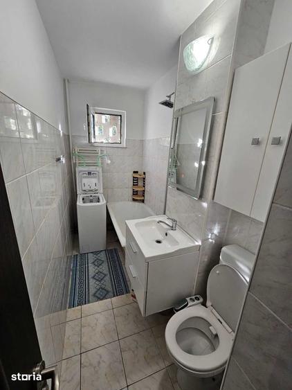 Apartament cu 3 camere semidecomandat în Alexandru cel Bun