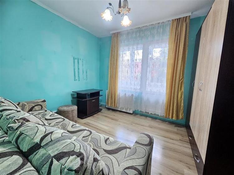 Apartament cu 4 camere decomandat, mobilat în Tudor Vladimirescu