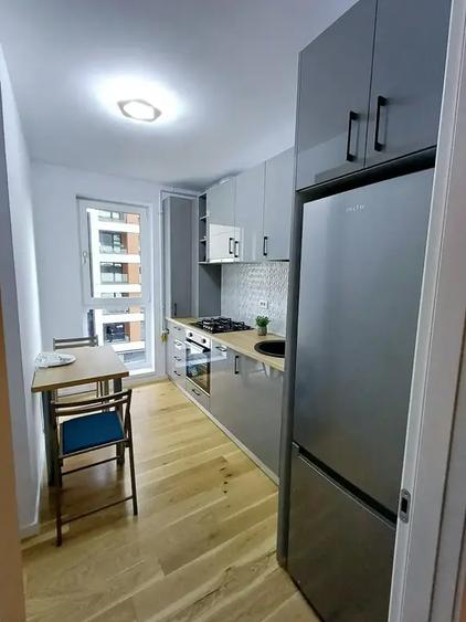 Apartament cu 2 camere decomandat, mobilat în Regie