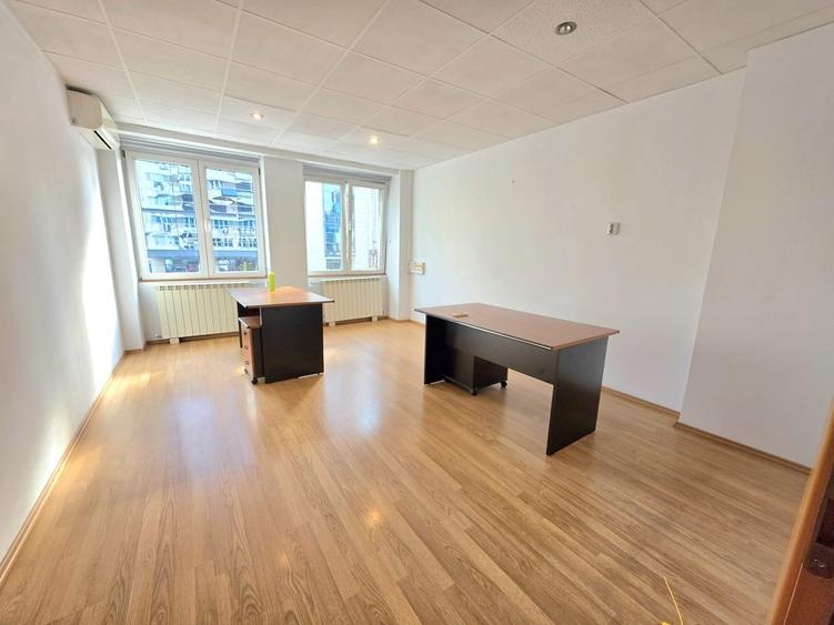 Spațiu comercial, de 218 mp, în Universitate