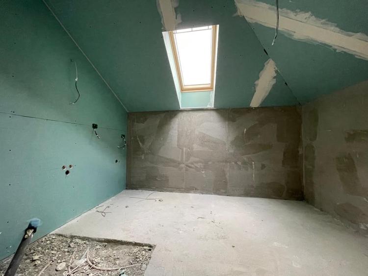 Apartament cu 3 camere semidecomandat în Moșnița Nouă