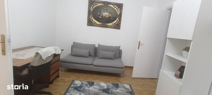 Apartament cu 2 camere semidecomandat în Grivița