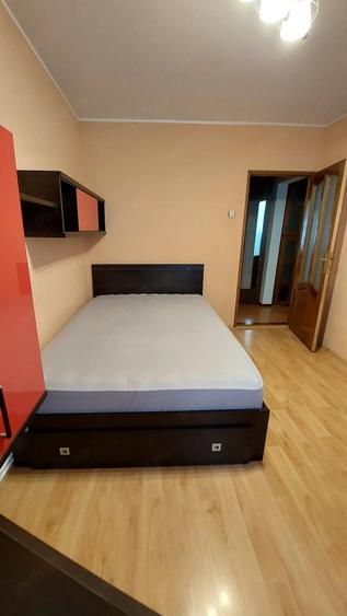 Apartament cu 3 camere decomandat în Siderurgiștilor