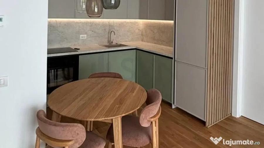 Apartament cu 3 camere semidecomandat în Băneasa