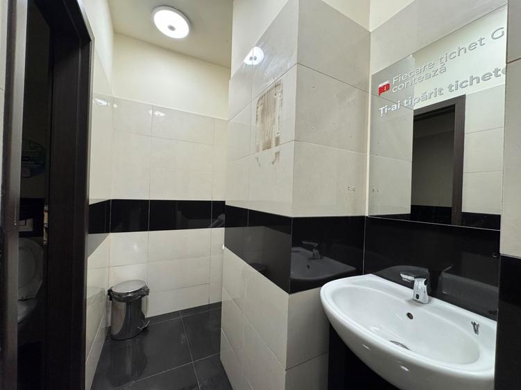Spațiu comercial, de 143.85000610352 mp, în Păcurari