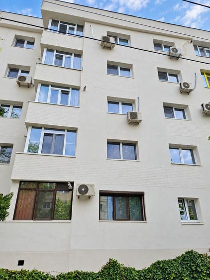 Apartament cu 3 camere decomandat, mobilat în Tomis III