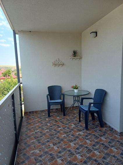 Apartament cu 2 camere decomandat în Sânnicoară